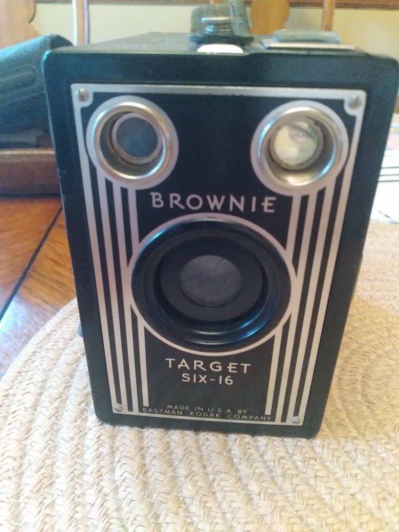 Vintage Camera Brownie Target Six-16