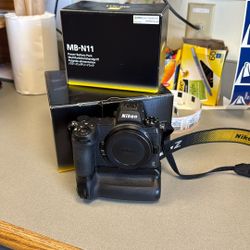 Nikon Z7ii Like New With Box Paper 