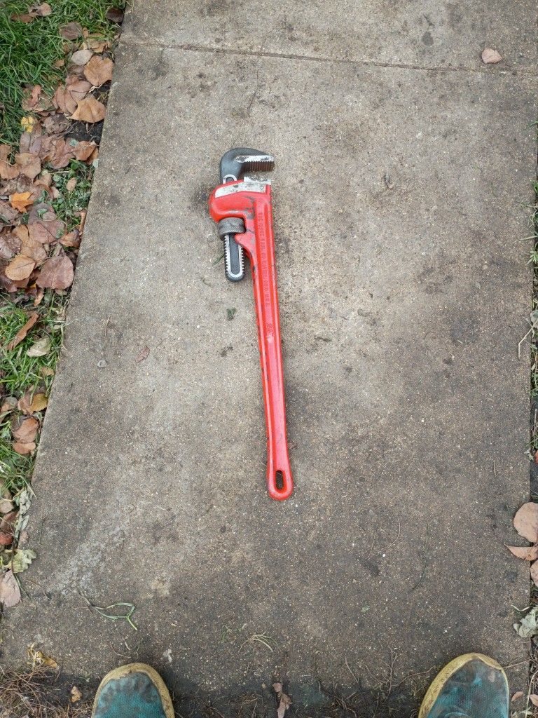 Ridgid Red 24in Pipe Wrench