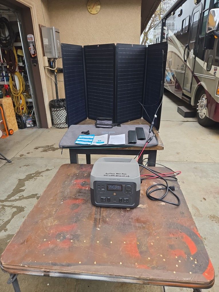 Eco Flow River 2 Max Battery Portable Station 512 Watts With 160 Watts Portable Solar Panels With Carring Case Only Used Twice To Small For Motorhome