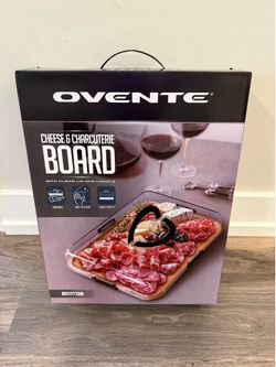 Ovente cheese and charcuterie board in a portable serving tray featuring a clear lid- new in box