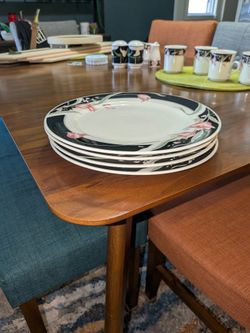 80s/90s dinner plates