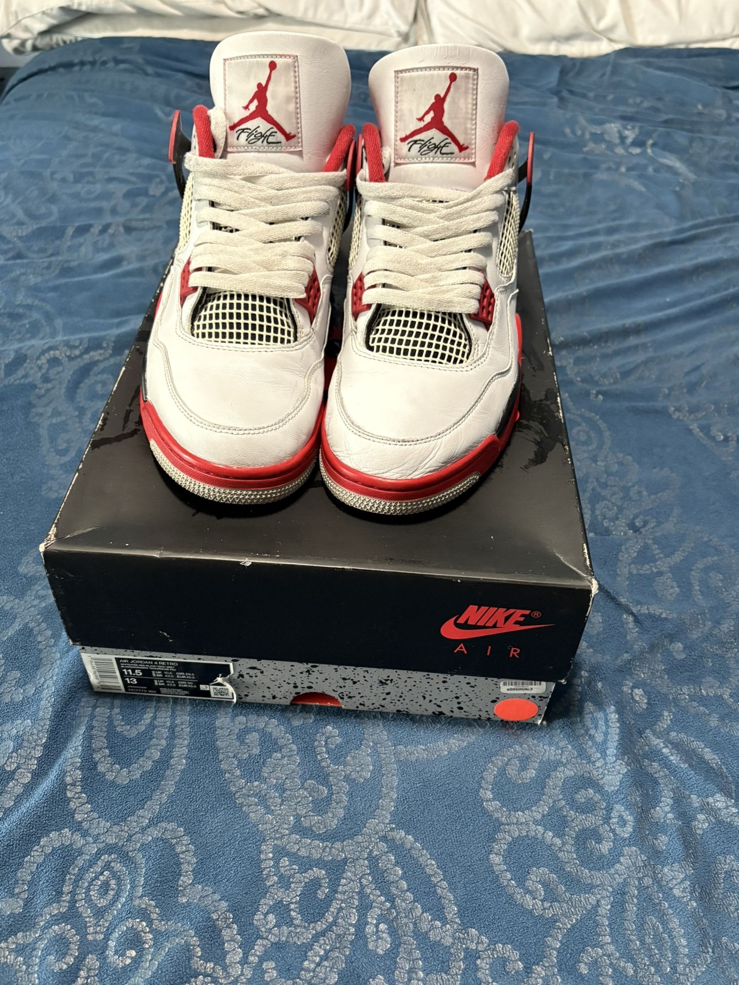 Jordan 4 Retro OG Fire Red 