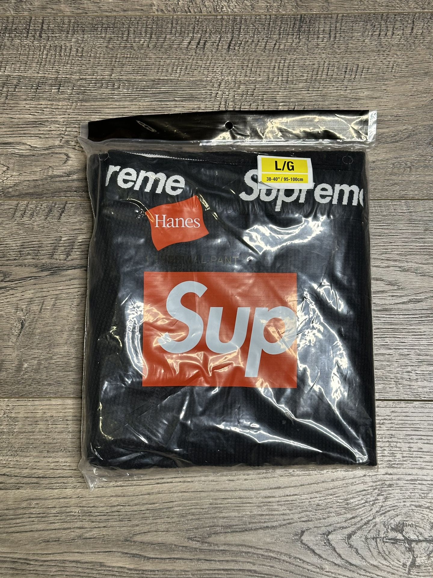 NEW(SEALED) SUPREME Thermal Pants