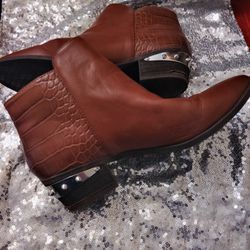 Women's Cowgirl Booties Size 9