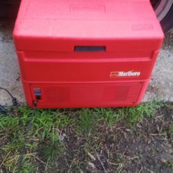 Vintage Marlboro Cooler Plugs Into Lighter Socket WORKS GREAT 