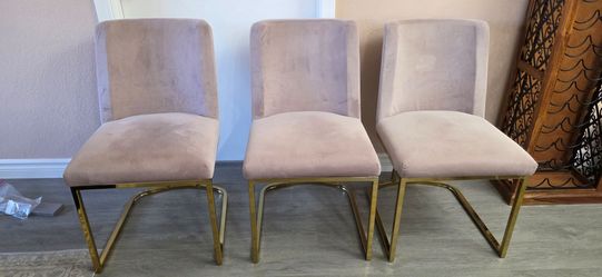 Pink velvet dining room chairs