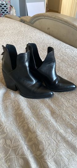 Women’s Boots Size 8