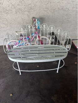 Iron q wood chair