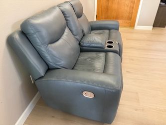 Power recliner sofa
