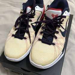 KOBE SIZE 10.5