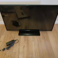 42-in LG TV / Computer Monitor
Model: 42LN5200