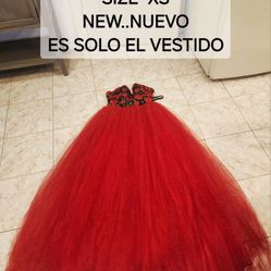 VESTIDO NUEVO DE 15 AÑERA..SOLO EL VESTIDO XS
