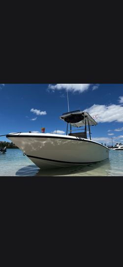 1990 angler 204 Center Console Fishing Boat with T-Top