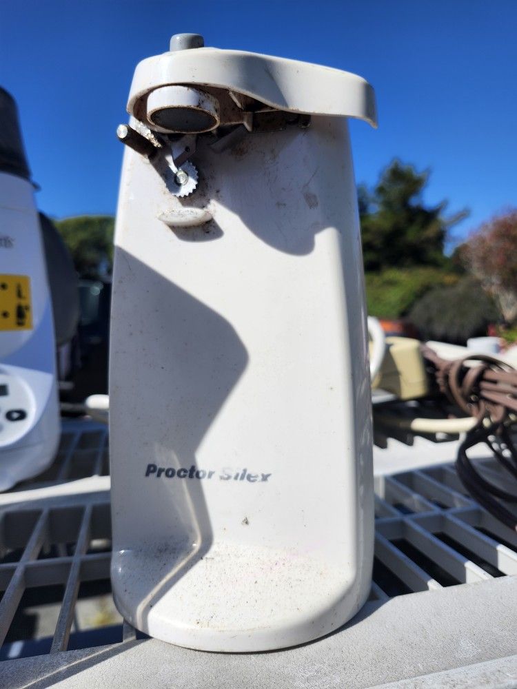 ELECTRIC CAN OPENER