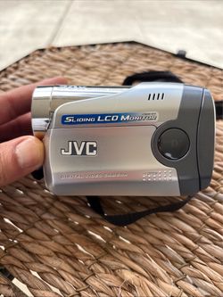 JVC GR-DA30U MiniDV Camcorder 30x Optical 800x Digital Zoom 2.5" Silver
