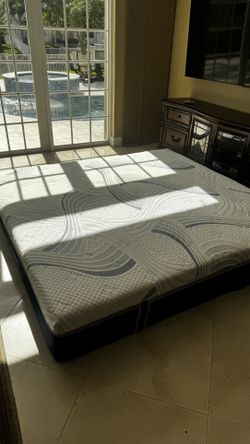 Like New King Size Mattress
