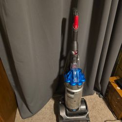 Powerful & Durable Dyson DC17 Upright Vacuum (Animal/Absolute Model)