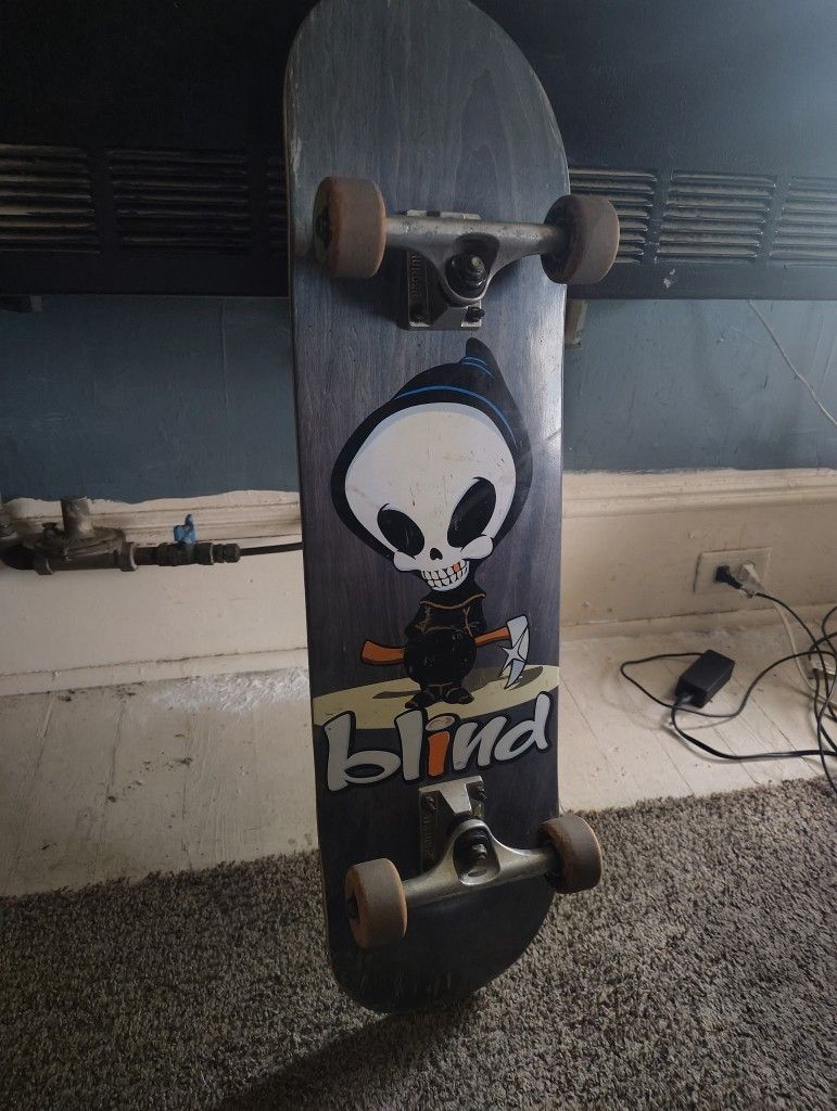 Complete Blind Skateboard