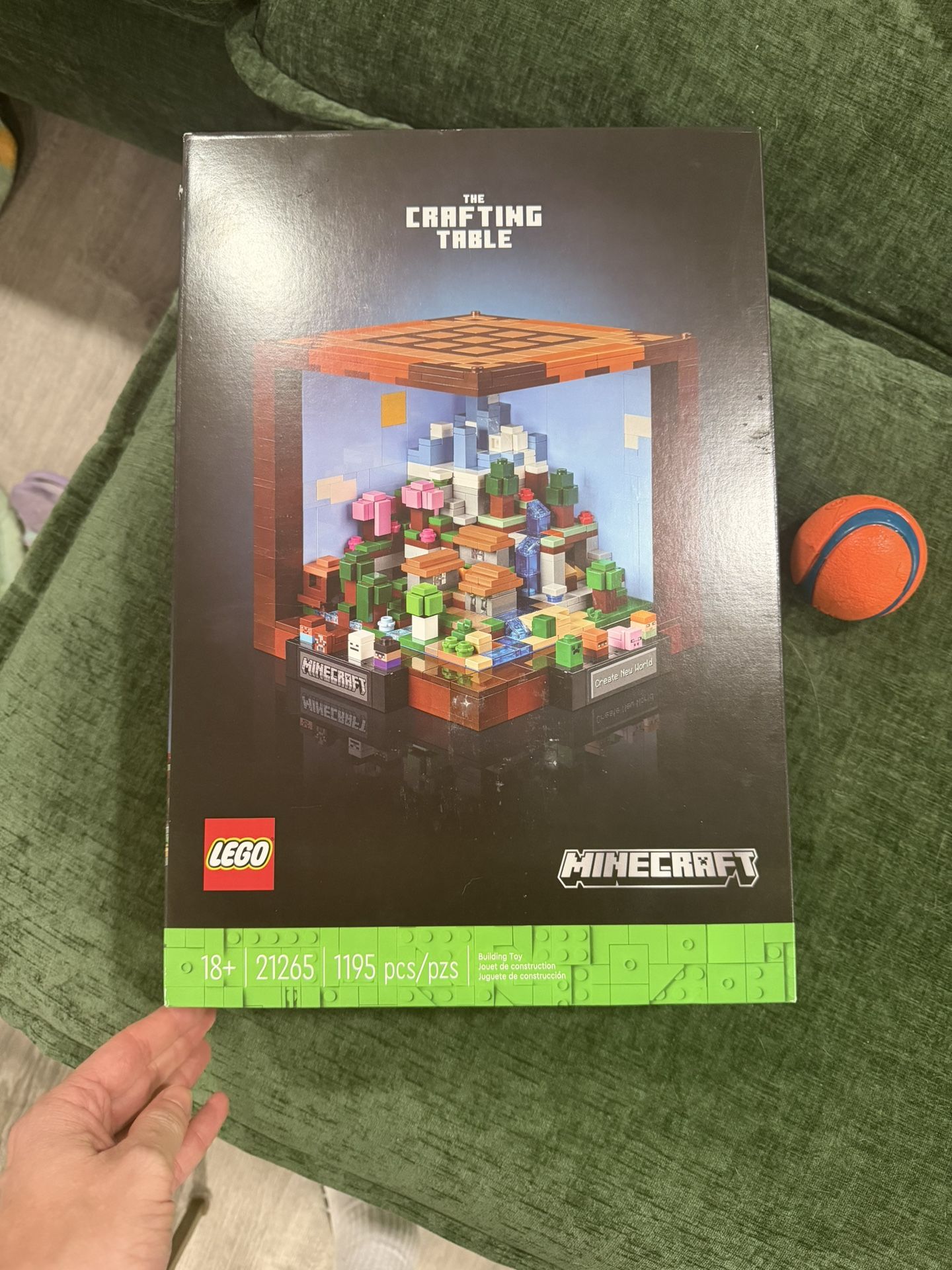Lego Minecraft crafting table Set - UNOPENED