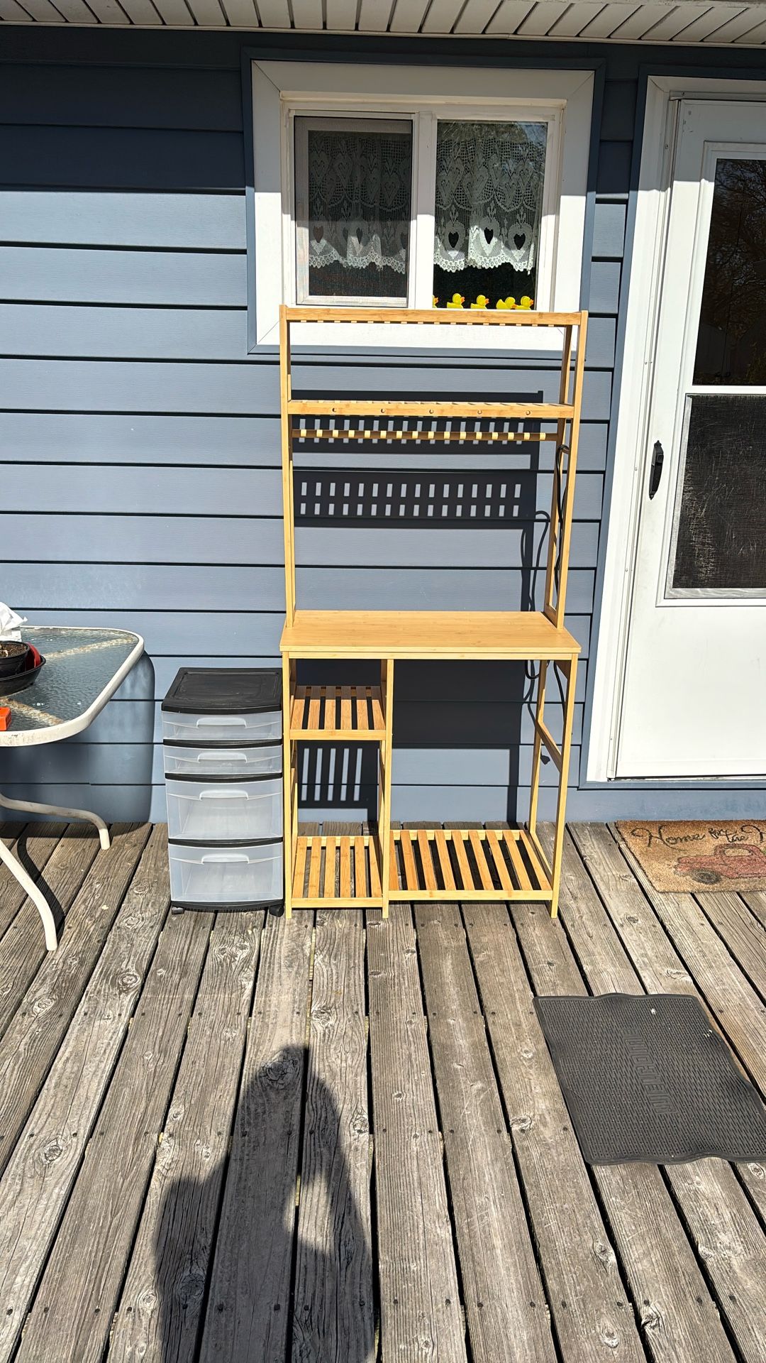 UTILITY/DESK SHELVING UNIT W/STORAGE BINS ON WHEELS