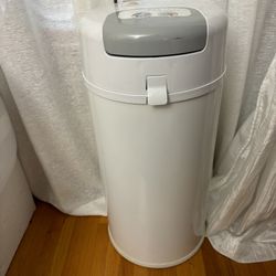 Diaper Trash Can 