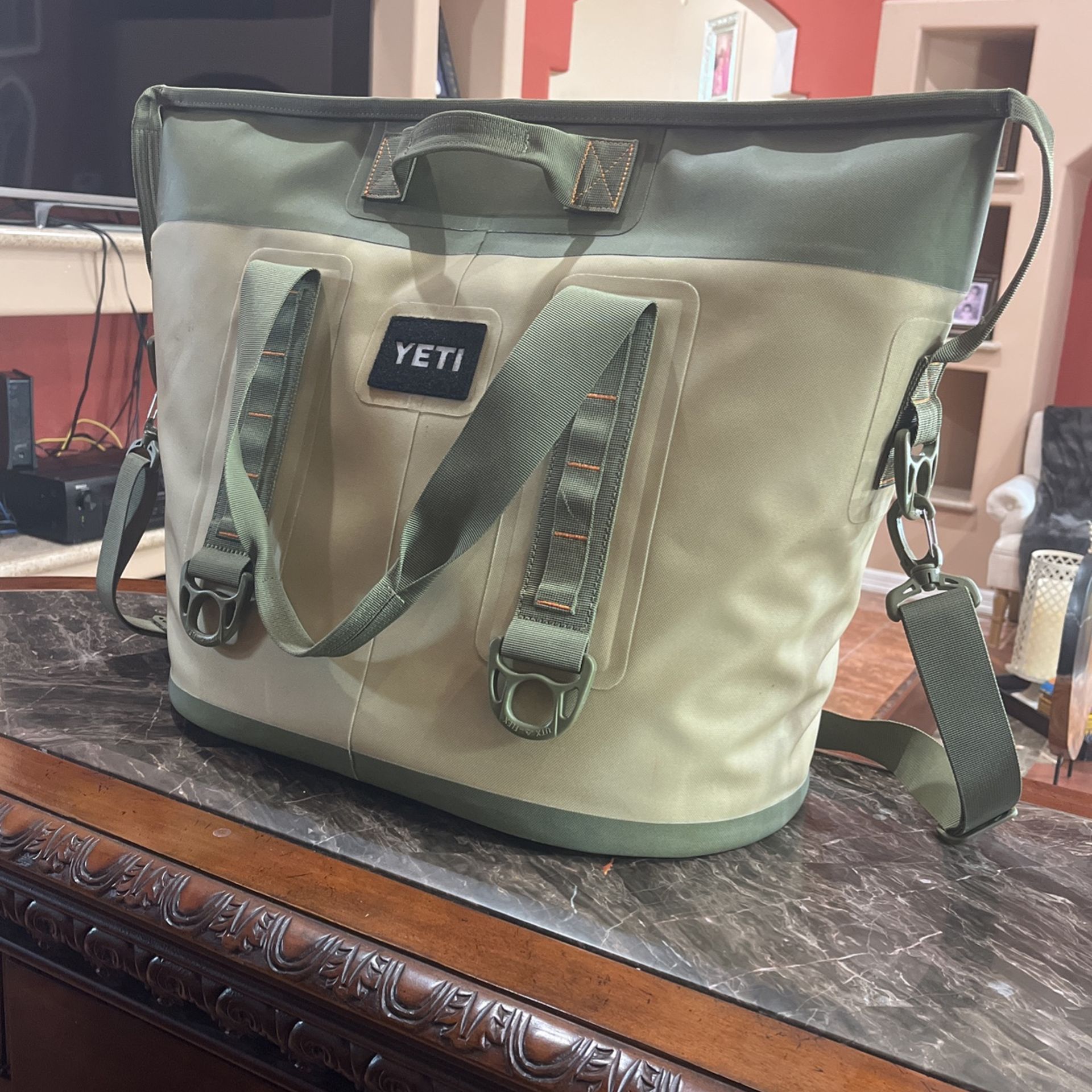 Hielera yeti nueva for Sale in Socorro, TX - OfferUp