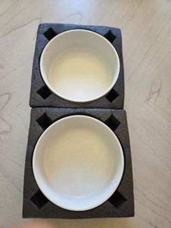 Wellbro Ceramic Set of 2 Dog Bowls, 8-Cup or 64 oz. Water, White