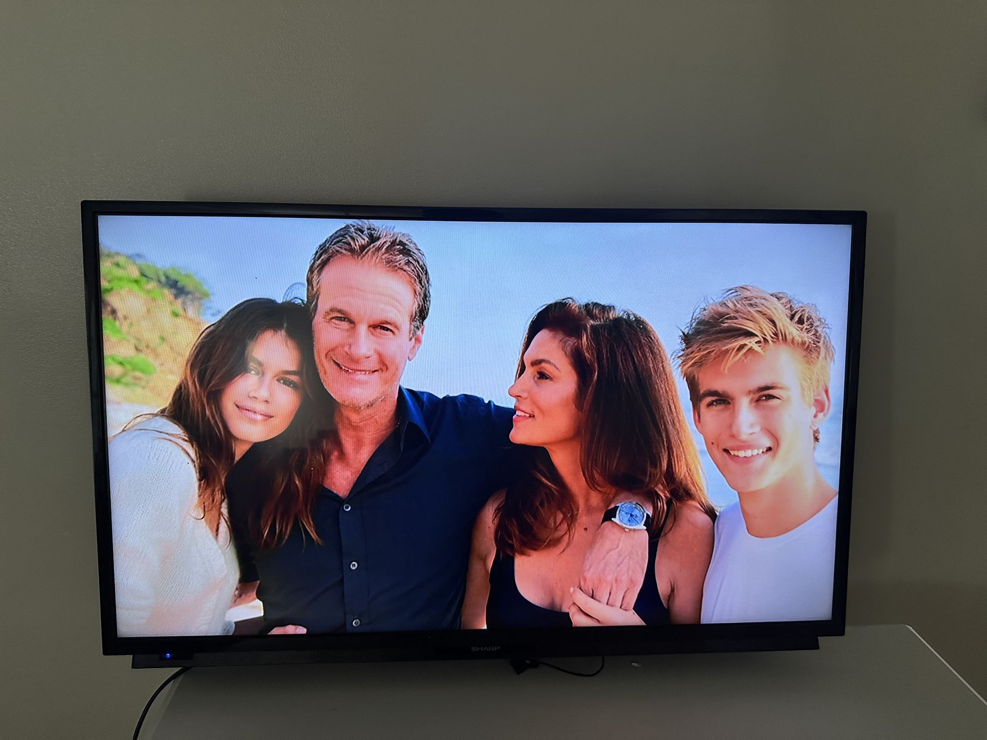 SHARP 32 Inches TV