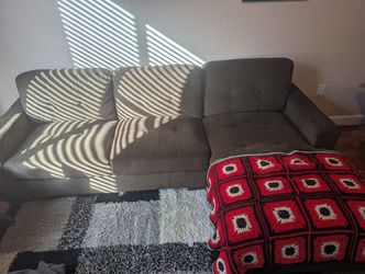 Sectional Sofa w/ Chaise – Comfortable & Clean – Priced to Sell