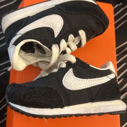 Nikes Baby 4c