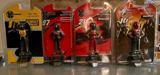4 Motorworks Collector's Edition 1:24 figures