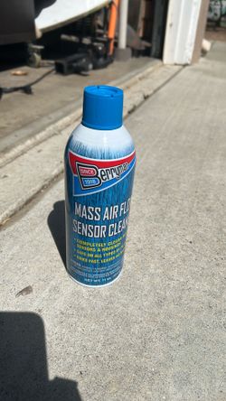 Mass air flow sensor cleaner