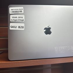 On Sale MacBook Pro I5/8GB/256GB