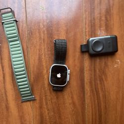 Apple Watch Ultra (GPS + Cellular) 49mm Titanium Case with