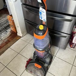 Bissell Carpet Cleaner 