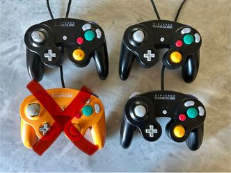 OEM Nintendo GameCube Controllers and Wii U Adapter Bundle