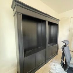 Beautiful Wood Bookshelf cabinet 