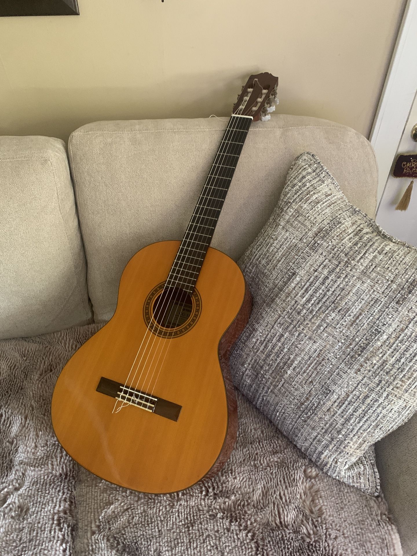 Yamaha CG-111S Classical Guitar Solid Top