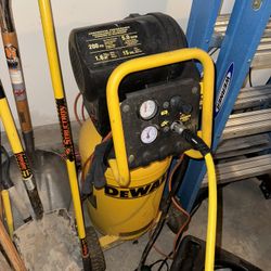 Dewalt 15gal Compressor 