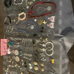 COSTUME JEWELRY LOT #7