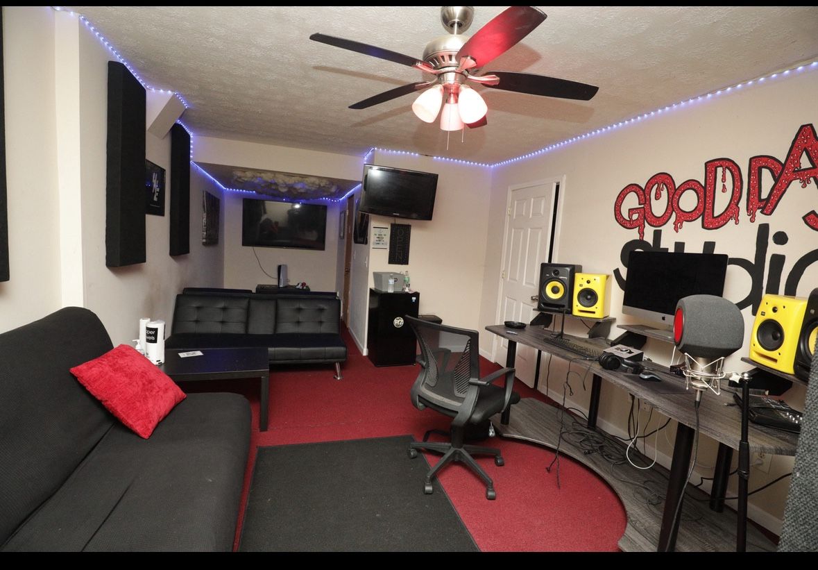 Recording STUDIO 