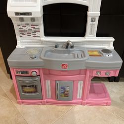 Step 2 Play Kitchen Set