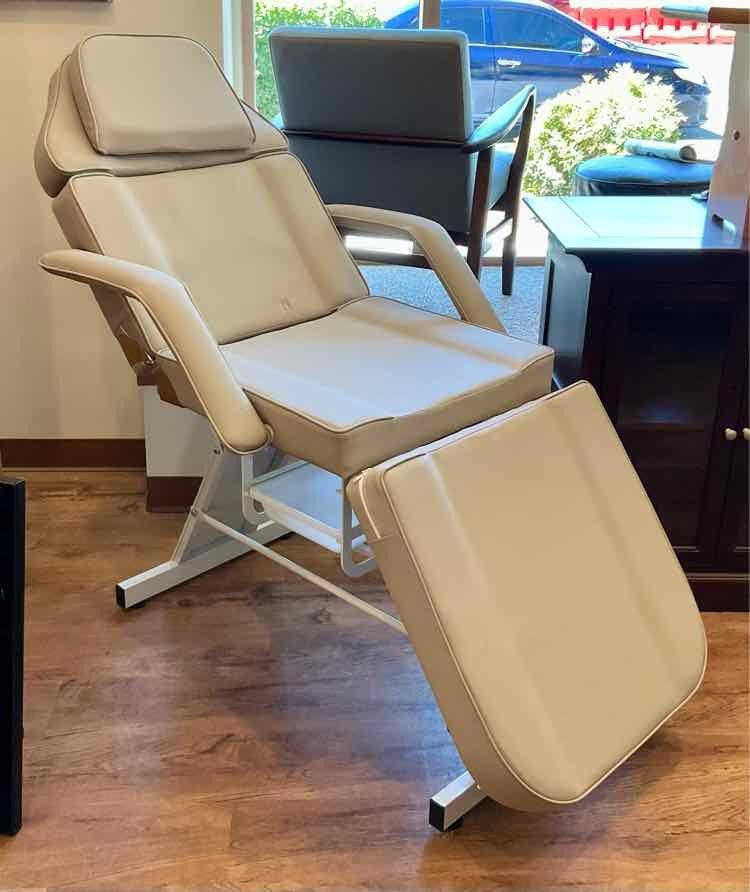 NEW Adjustable Multi-Use Spa/ Salon/ Massage/ Tattoo Chair |