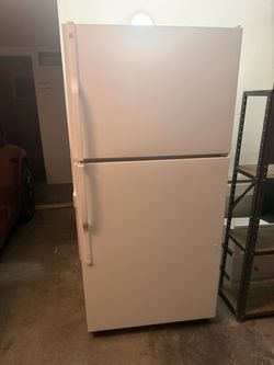 GE Refrigerator, ice cold!