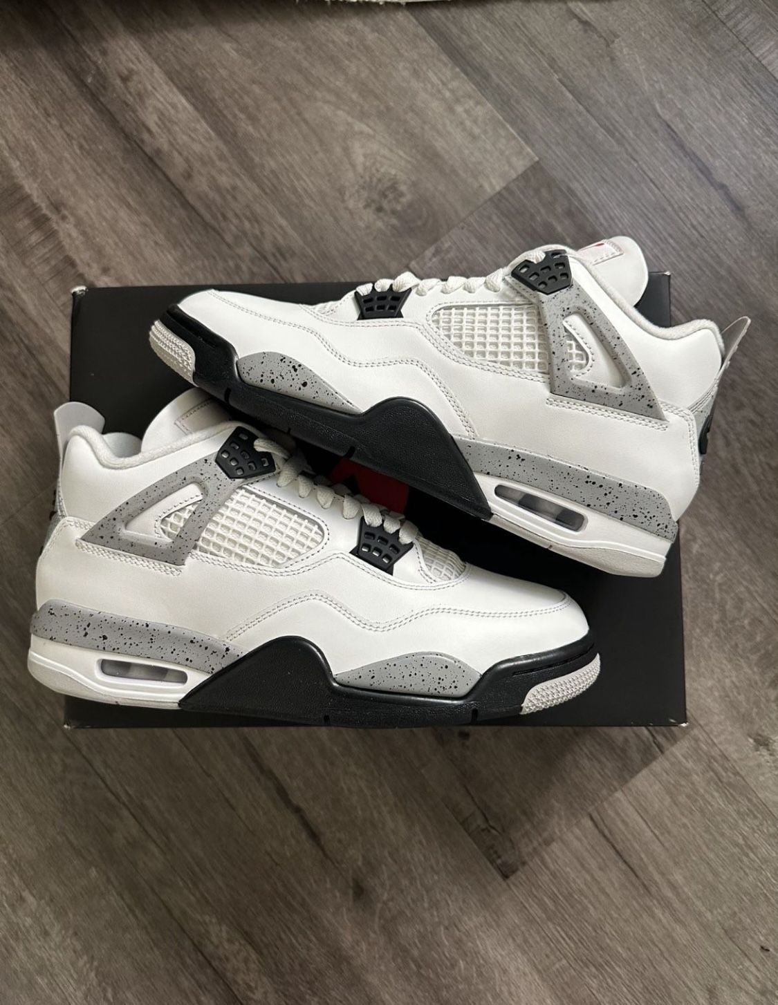 Air Jordan 4 Retro White Cement Men’s 9.5 US (2025)