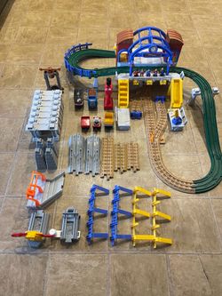 Fisher Price GeoTrax Train Lot-Electric trains Not Working Only For Parts.Millbrook & Dakota Fresno