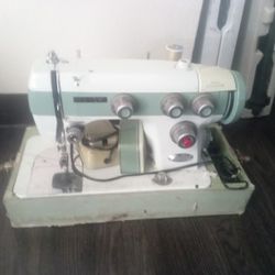 Heavy Duty Sewing Machine