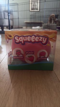 Squeezy Peach squeeze toy