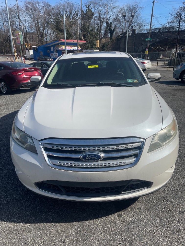 2011 Ford Taurus